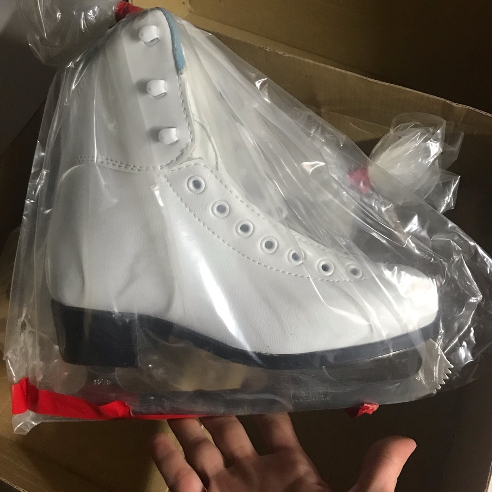 Figure skates  brand soft skate by Jackson M